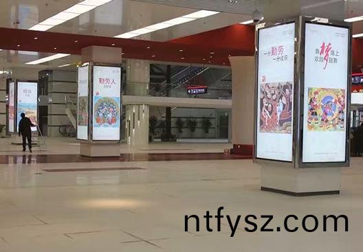 廣告(gao)牌(pai)燈(deng)箱